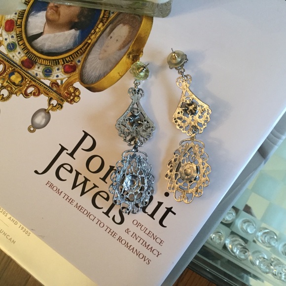 Gorgeous earrings! - Picture 4 of 5